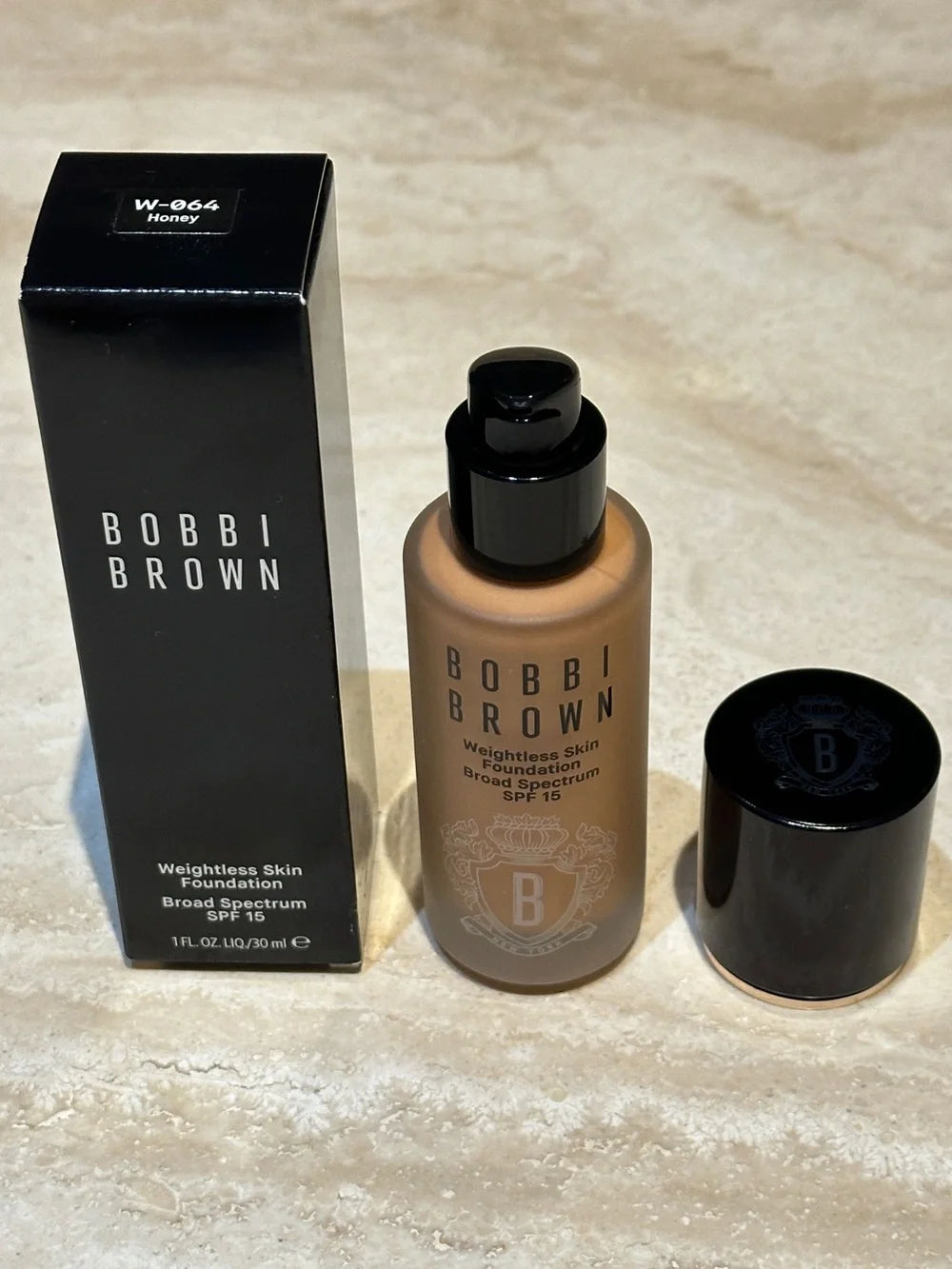 Bobbi Brown Weightless Skin Oil-Controlling Foundation - Honey (W-064)